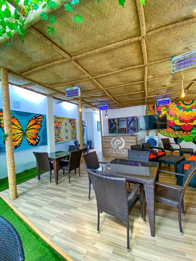 Plush Hotel,Abuja Buitenkant foto